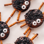 Oreo Spider Halloween Cookies