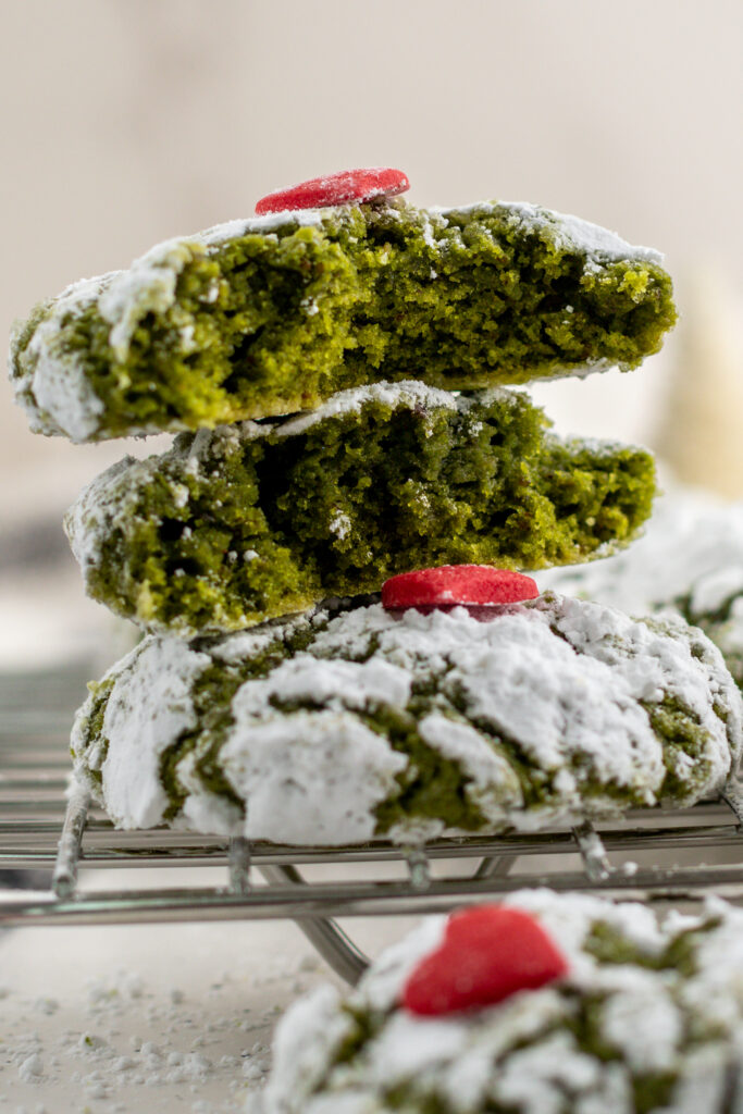 https://mariasmunchies.com/wp-content/uploads/2022/12/vegan-matcha-cookies-683x1024.jpg