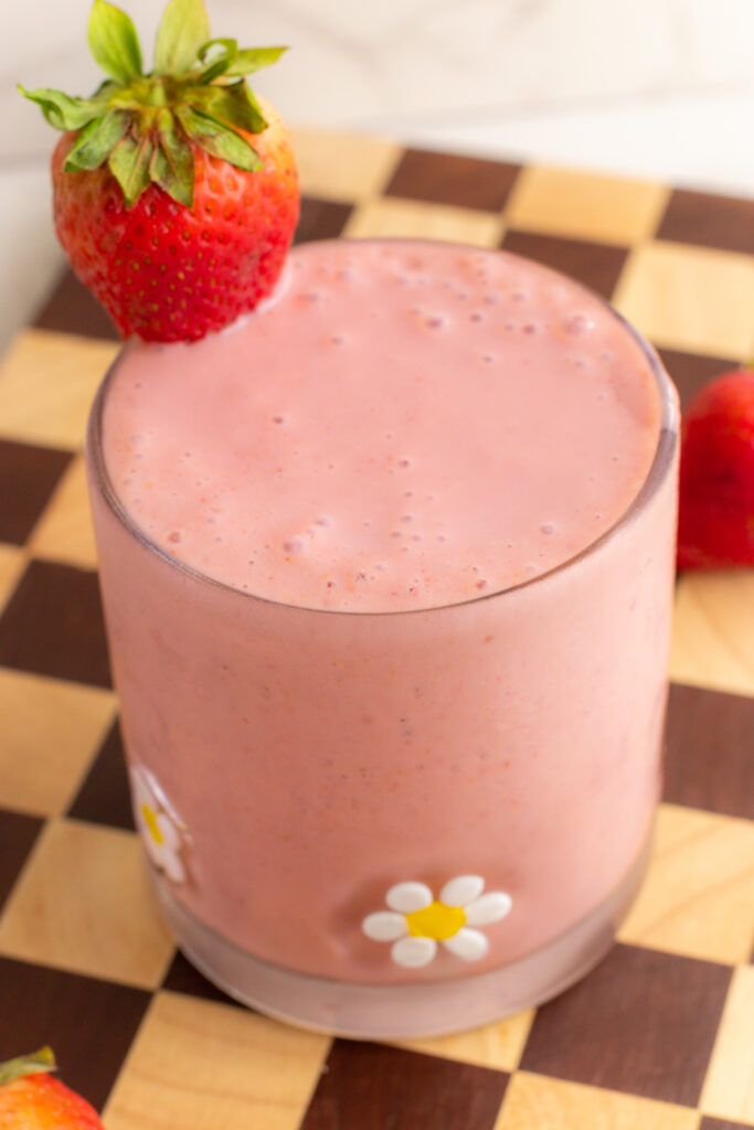 high protein strawberry smoothie