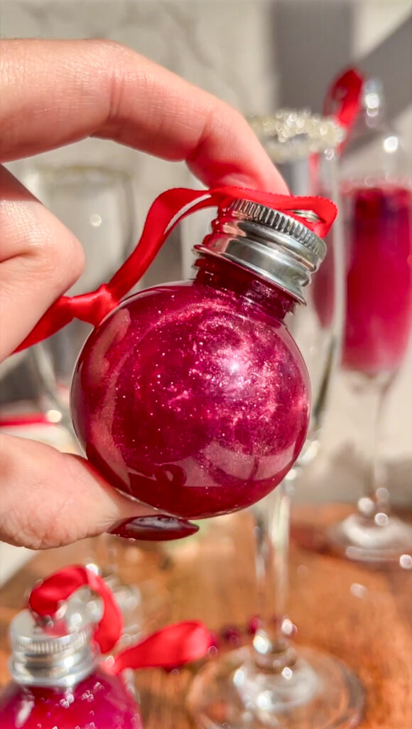 ornament-sparklers-christmas-cocktail