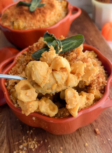 vegan pumpkin mac and cheese